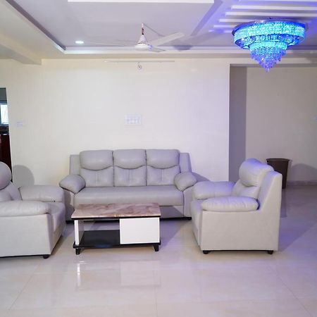 Appartement Ramya Grand à Visakhapatnam Extérieur photo