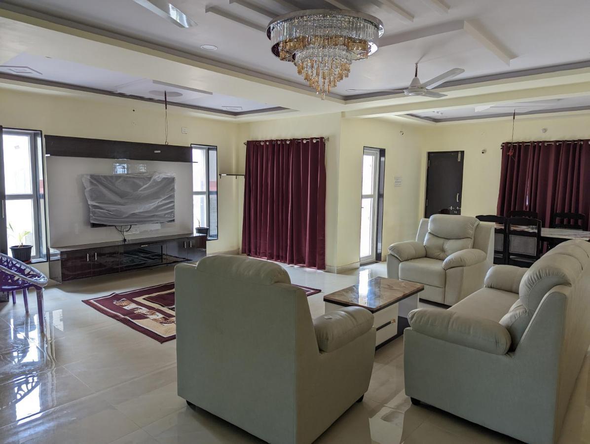 Appartement Ramya Grand à Visakhapatnam Extérieur photo